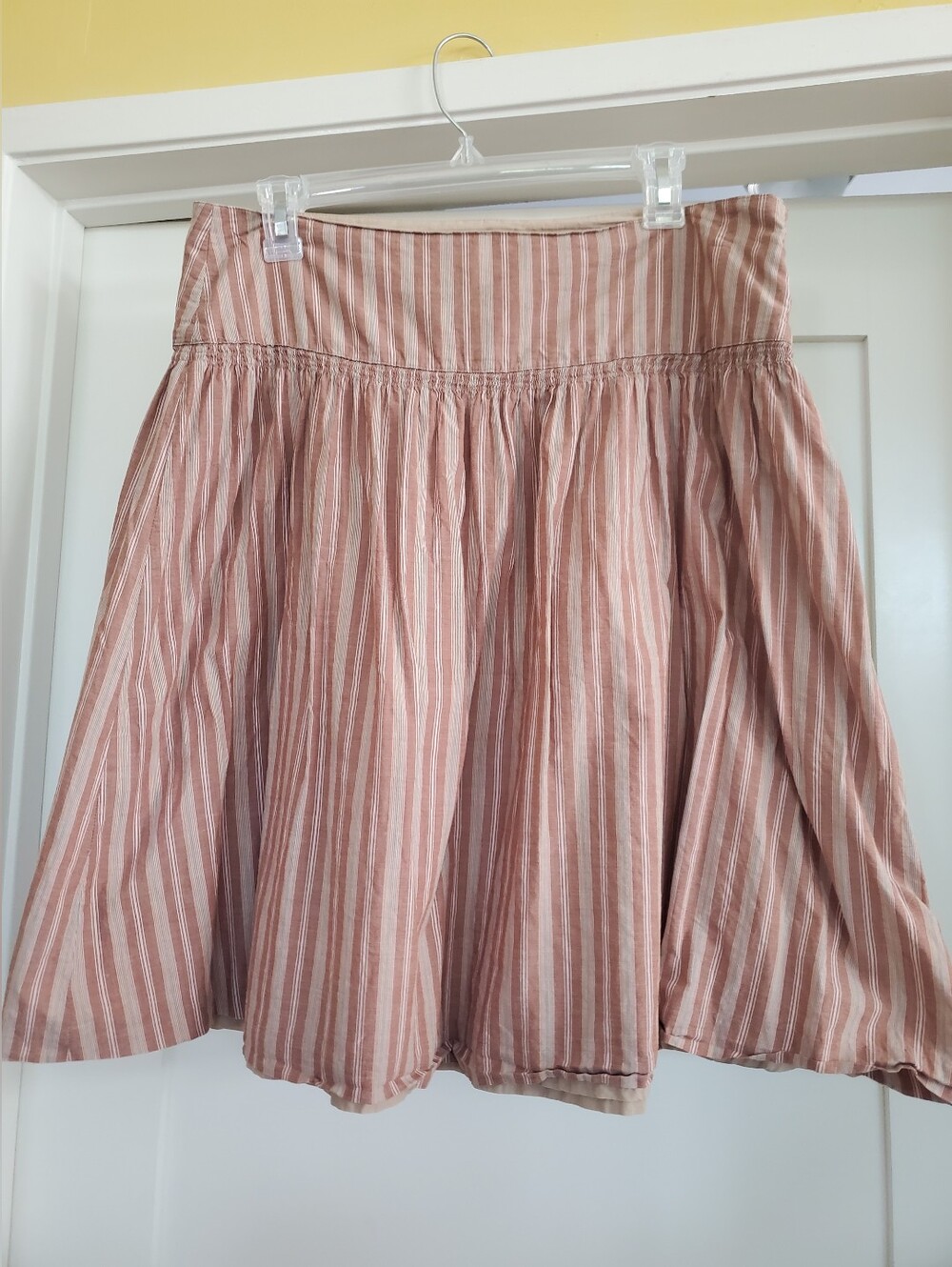 EUC Old Navy Women's Sz 10 Low Waist Skirt 100% Cotton Lt Brown Striped